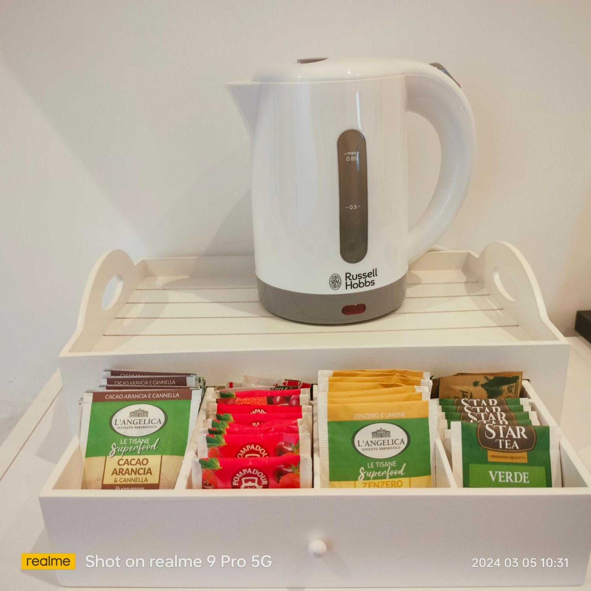 ナポリ Le Follie Parthenopee Bed & Breakfast エクステリア 写真